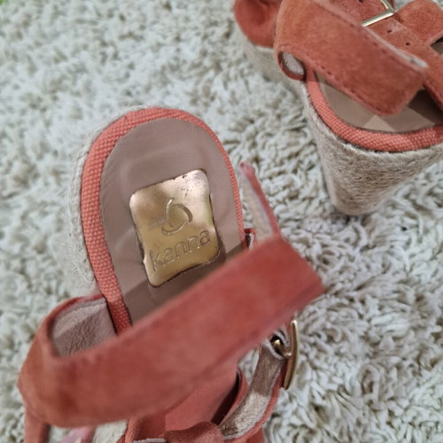 Kanna genuine suede women's wedge platform sandals size 38, like new