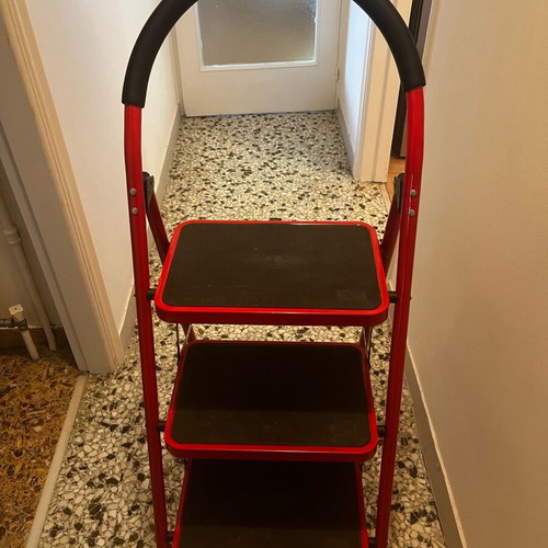 Iron ladder with 3 steps like new