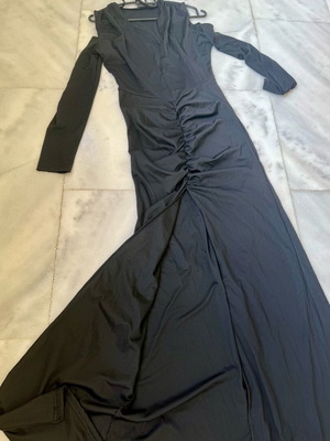Long dress with off-shoulder and ruching new, black