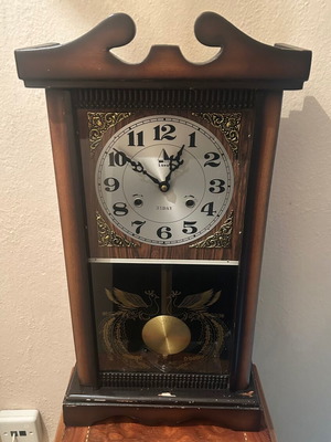 Lava 31-day mechanical wall clock, retro