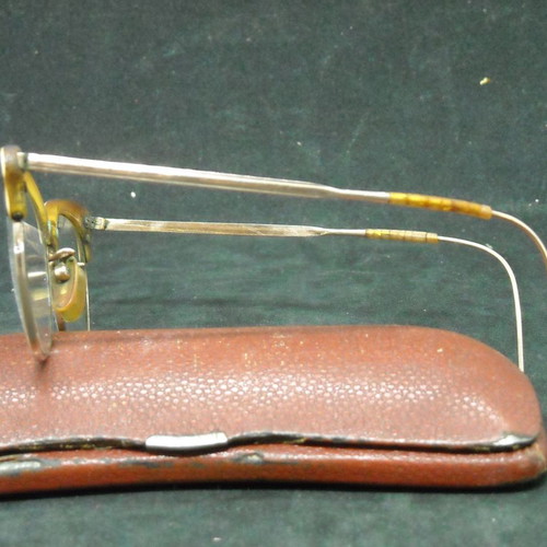 Antique women's butterfly glasses with case in good condition