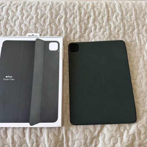 iPad Pro 11th Generation 128GB like new with original Apple case