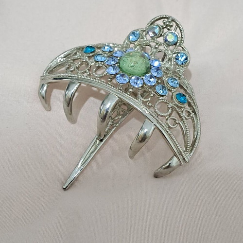 Metal hair clip vintage style with blue rhinestones like new