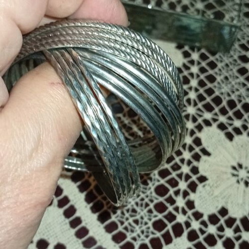 Bracelet with 12 rods like new, for slim wrist