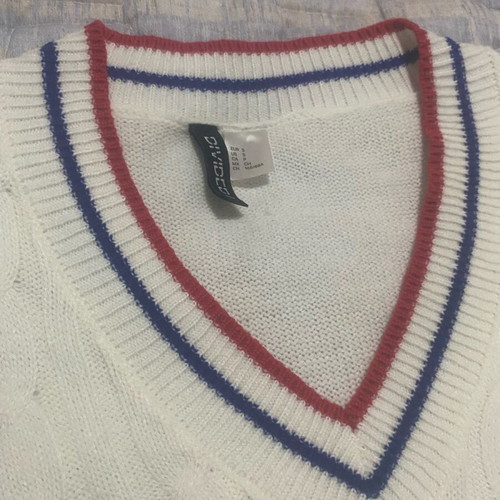White H&M pullover like new, barely worn