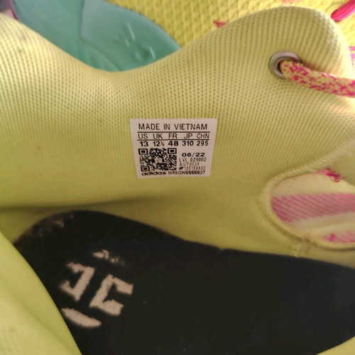Adidas Harden Stepback 3 sneakers like new, size 48, yellow and turquoise