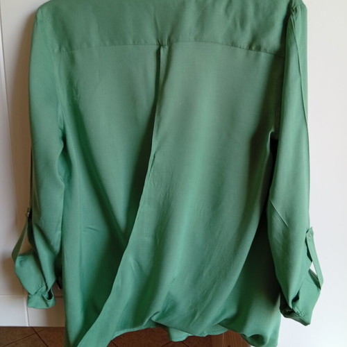 Zara Woman Mint Green Shirt like new, V-neck, pockets