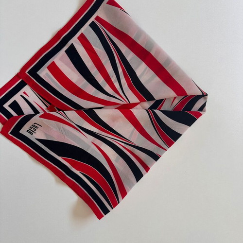 Silk scarf Lucia like new, size 51/53 cm