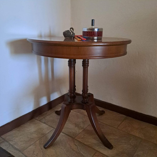 Wooden solid round coffee table like new
