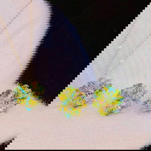 Неонов комплект бижу нов, обеци и синджир с висулка