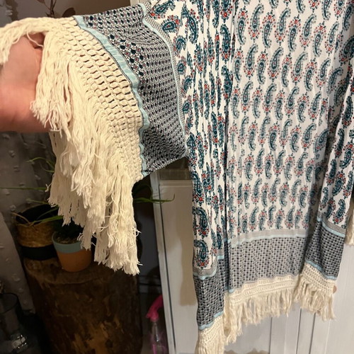 Kimono with paisley Small like new, multicolor