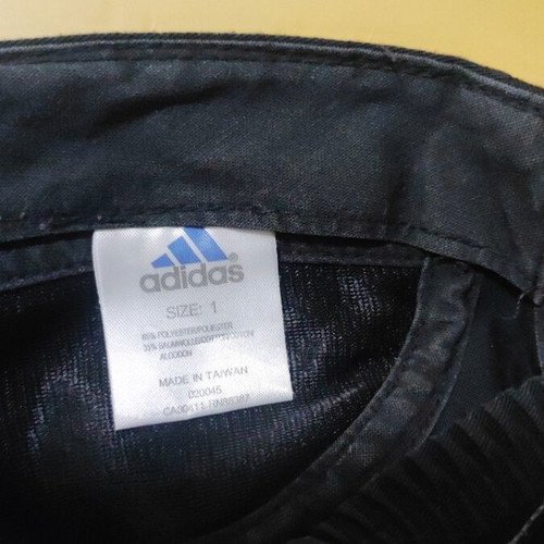 Adidas hat size 1 like new, black and white