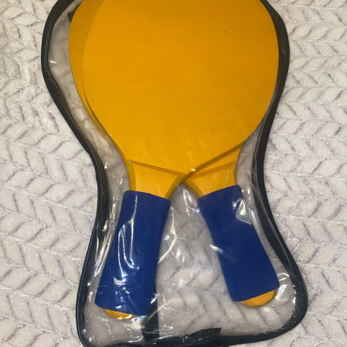 Beach rackets set like new, wooden rackets without ball