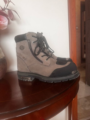 Harley Davidson боти номер 43 в отлично състояние