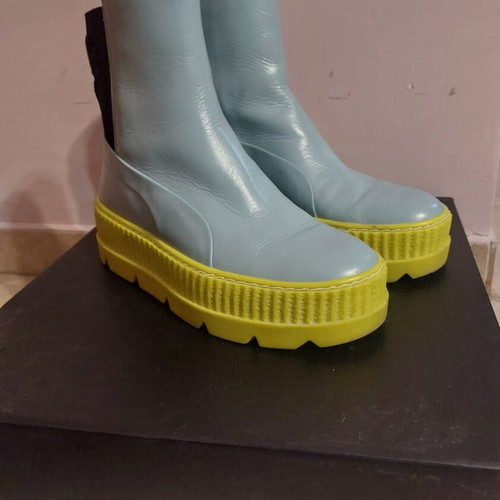 Puma x Fenty Chelsea Sneaker Boot like new, size 40, sterling blue and limeade