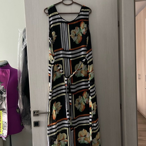 Vintage 80’s dress size L like new, floral, black and white