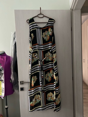 Vintage 80’s dress size L like new, floral, black and white