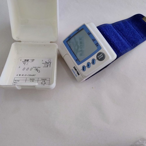 Wrist Blood Pressure Monitor like new