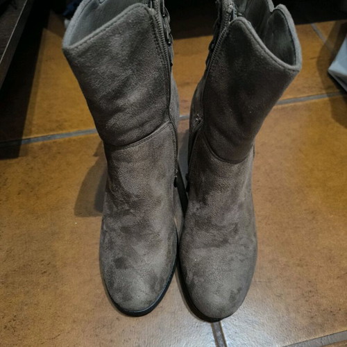 Boots size 39 like new, brown