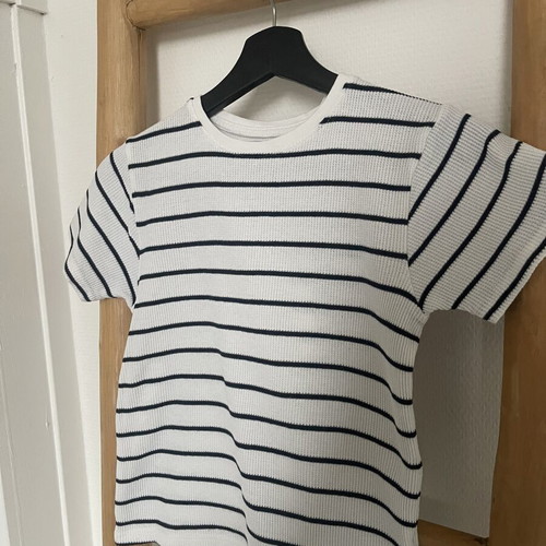 Primark boys' t-shirt size 128 white with blue stripes