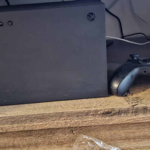 Xbox Series X console 1TB SSD like new with original controller