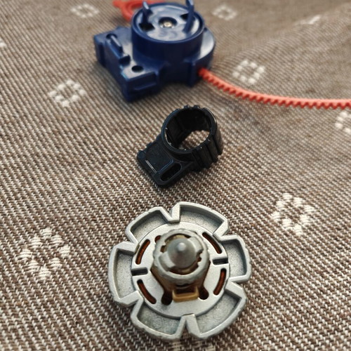 Beyblade Hasbro Metal Fusion used with key and launcher