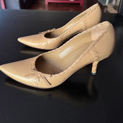 Yves Saint Laurent vintage leather pumps size 36.5, like new, beige