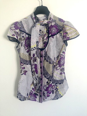 Liu Jo Silk Shirt XS with Geometric Floral Print new