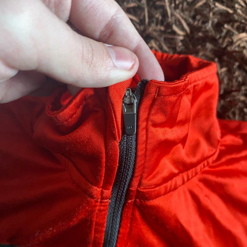 Long-sleeve shirt like new, red and black, with half zip