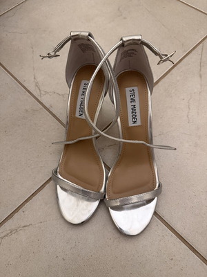 Steve Madden silver sandals new, size 36, platform style