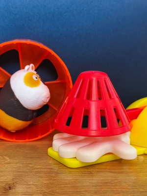McDonald's lot of 2 toys: Secret Life of Pets Norman hamster and mouse trap