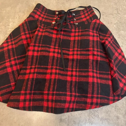 Checked skirt like new, size S, black and red