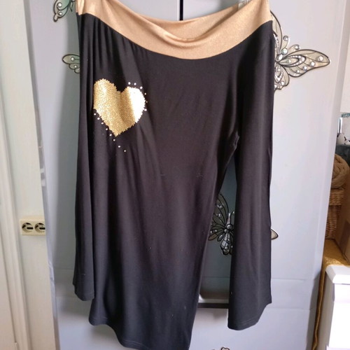 Dress with one sleeve and one shoulder exposed used, size L, black and gold
