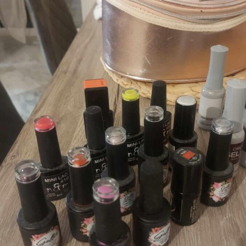 Semi-permanent nail polishes like new