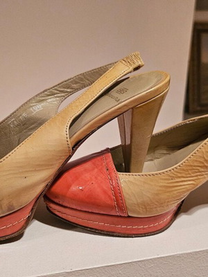Vavoulas sandals used, size 37.5, beige with fuchsia toe