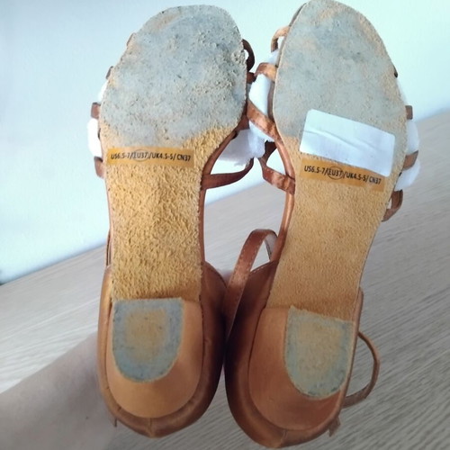 Dance shoes size 37, gold