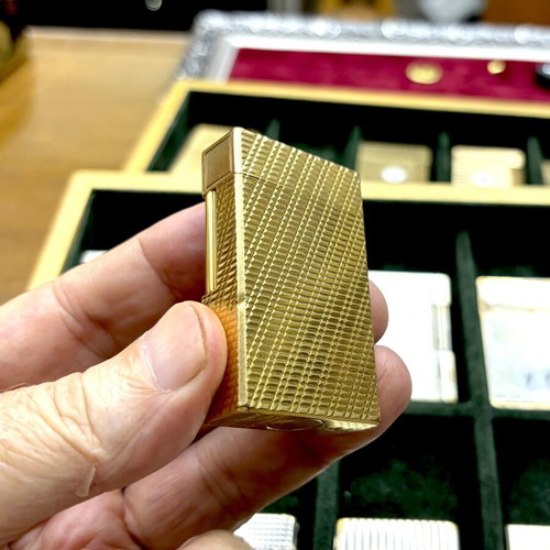 DuPont N2 gold lighter like new