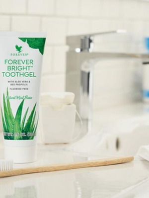 Forever Bright Aloe Vera Toothpaste new, natural oral care