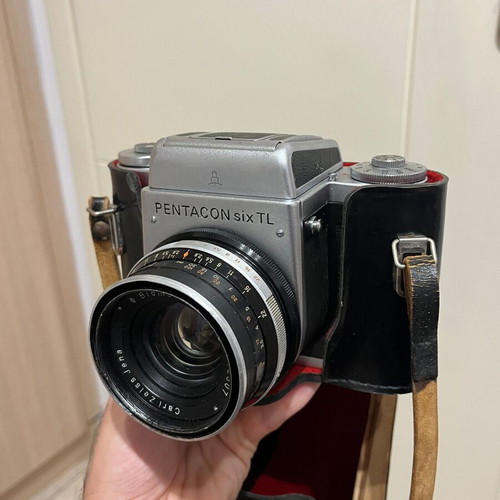 Pentacon Six TL used with Carl Zeiss Biometar 80mm f2.8 and TTL Prism Finder