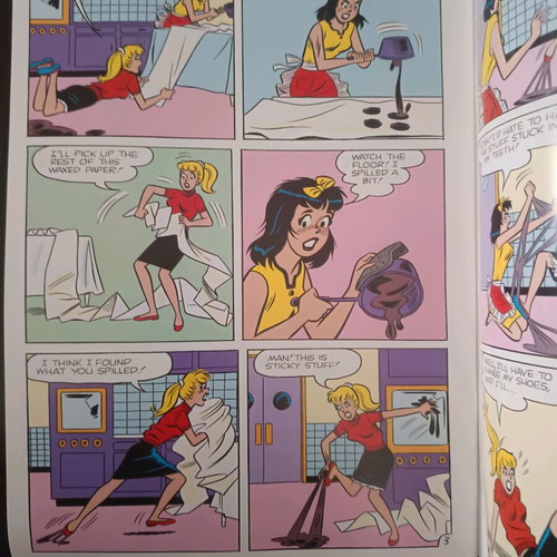 Archie Best of Dan DeCarlo Treasury Edition like new, collectible graphic novel
