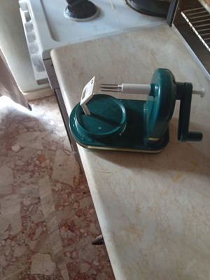Manual fruit peeler with blade, new