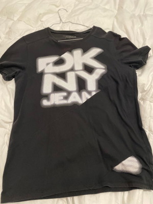 DKNY Black T-Shirt with large logo