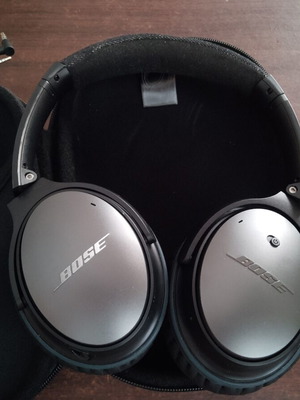 Bose QuietComfort 25 Acoustic Noise Cancelling headphones