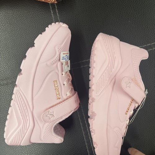Skechers children's athletic shoes, pink