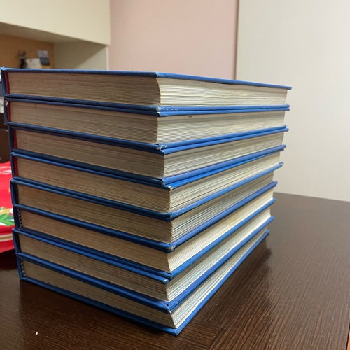 Custo Encyclopedias like new