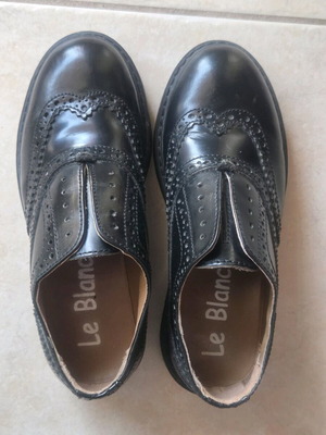 Le Blanc women's Oxfords new black with perforated design