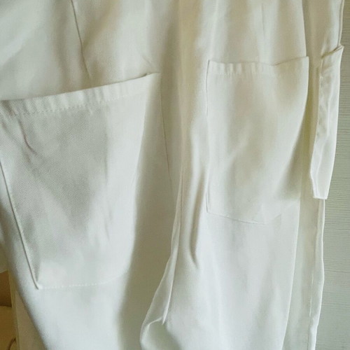 Nadia Rapti bermuda like new, white with visible pockets