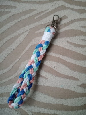 Macrame keychain like new, multicolored
