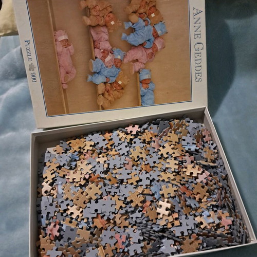 Puzzle 900 pieces Anne Geddes with babies, like new