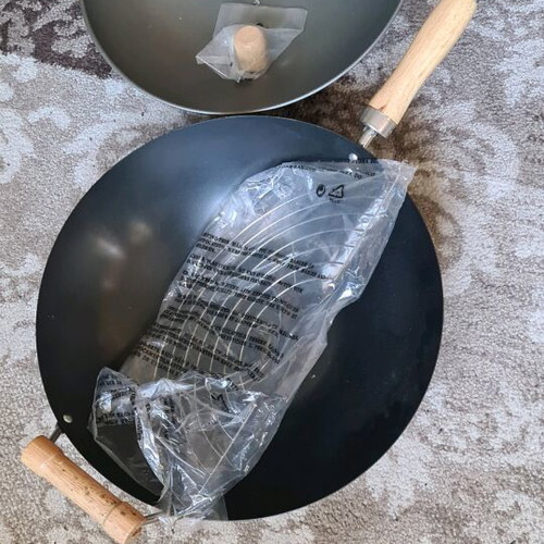 Wok pan new